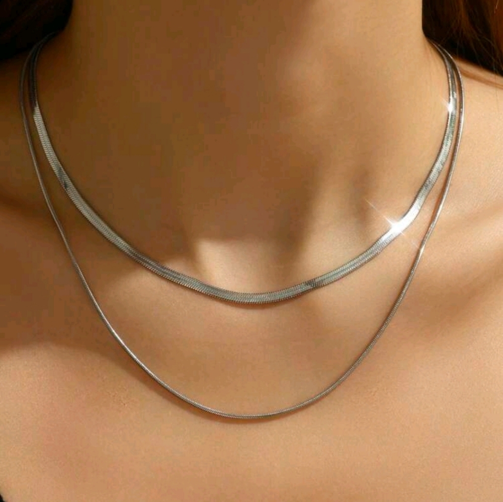 Elegant Silver Necklace Set